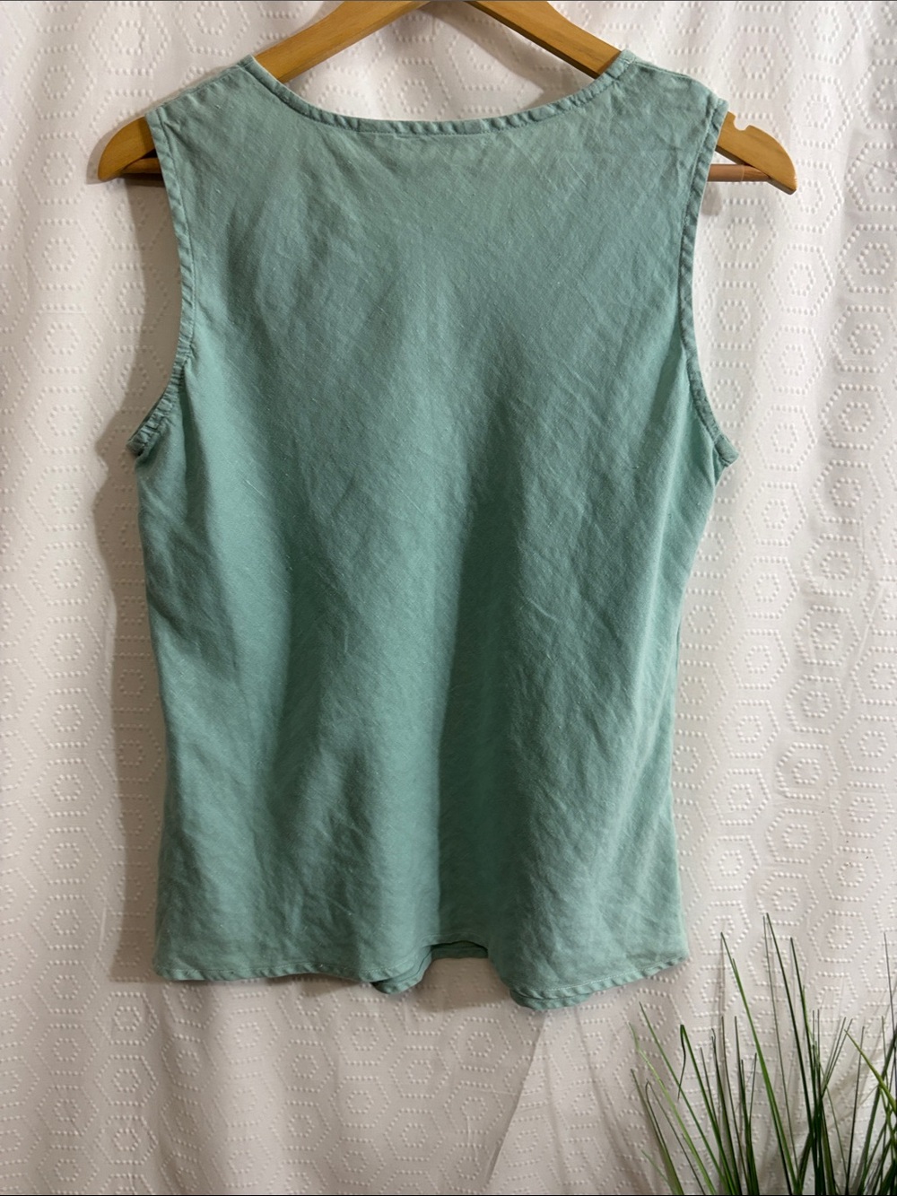 •Linen tank by Two Star Dog• Size M